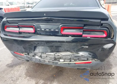 2018 Dodge Challenger Sxt Plus z USA, uszkodzony, nr VIN 2C3CDZAG3JH333537